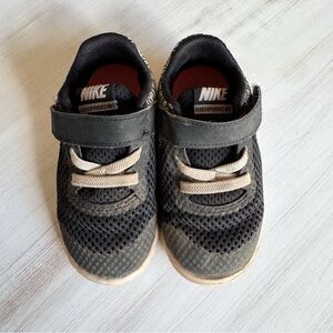 Nike flex experience heart shoes (size 7c)